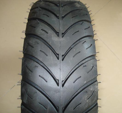 Moto tyre